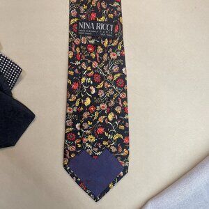 VINTAGE NINA RICCI 100% SILK TIE